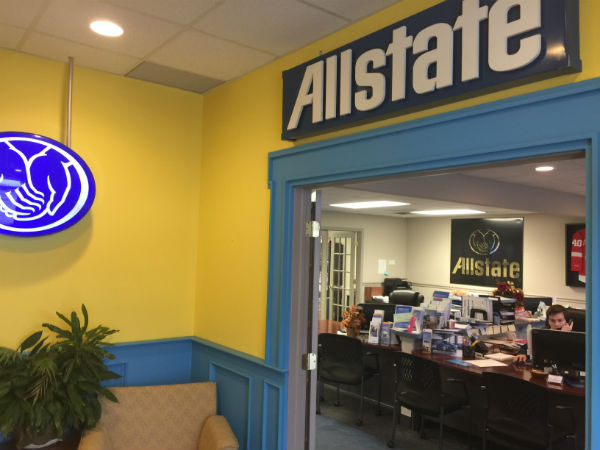 Terrance Quaine Sr: Allstate Insurance | 5390 Highland Rd, Waterford Twp, MI 48327, USA | Phone: (248) 683-2100