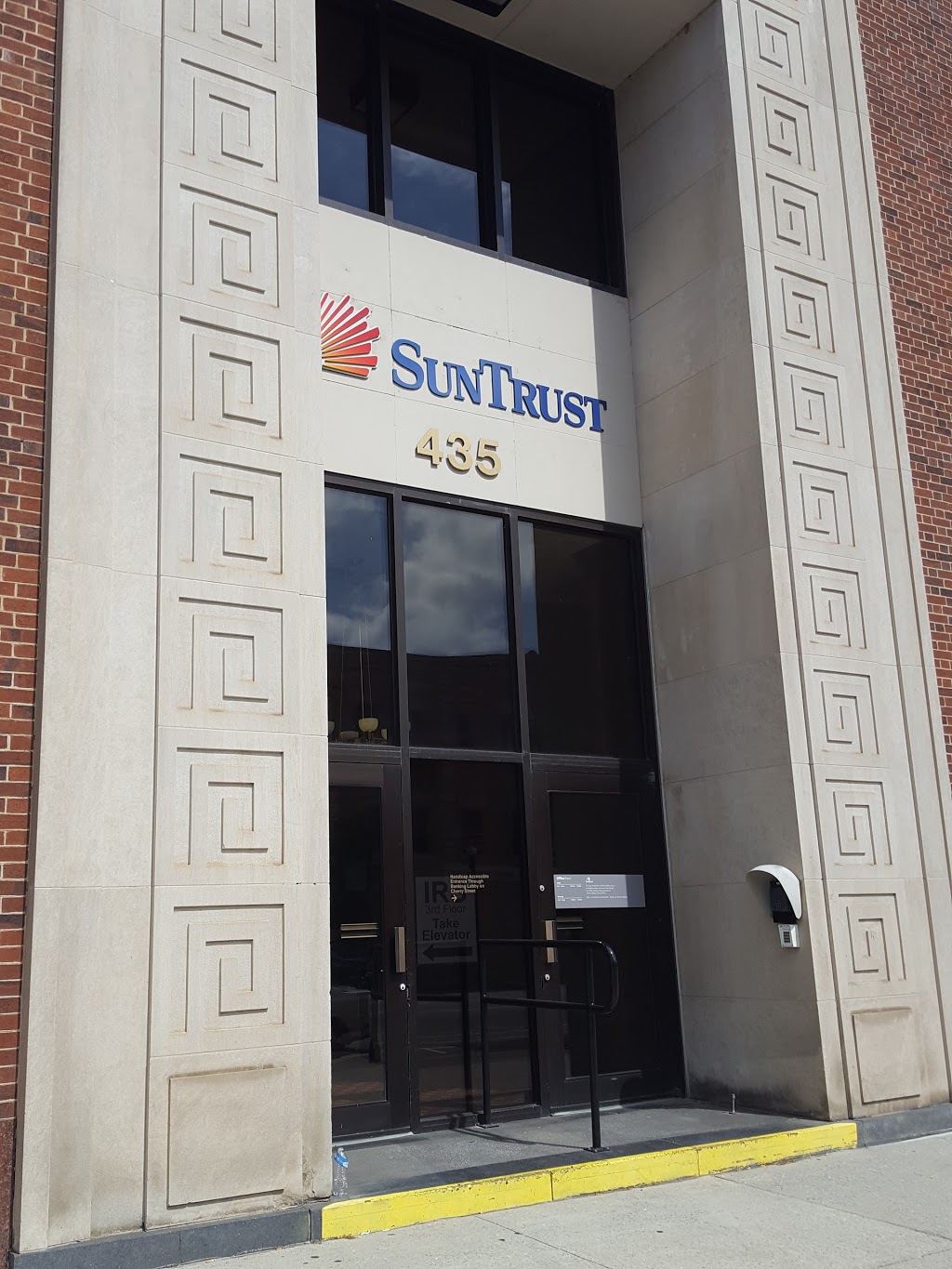 SunTrust | 606 Cherry St, Macon, GA 31201, USA | Phone: (478) 755-5133