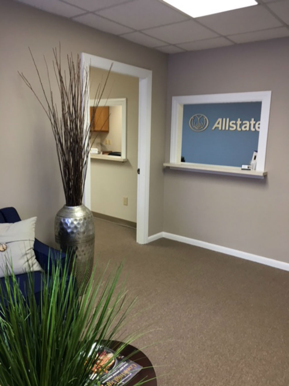 Damian Gilchrist: Allstate Insurance | 860 Ohio Pike, Cincinnati, OH 45245, USA | Phone: (513) 342-1923