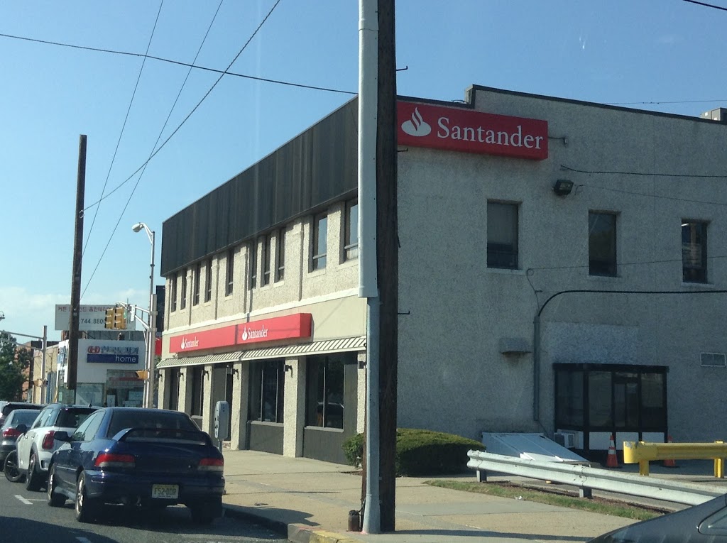 Santander Bank | 300 Broad Ave, Palisades Park, NJ 07650, USA | Phone: (201) 944-3900