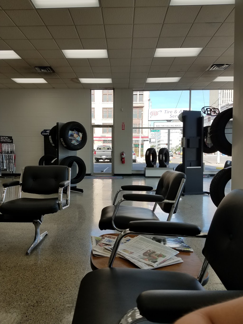 AAA Downtown Dayton Tire and Auto Service | 200 E 3rd St, Dayton, OH 45402, USA | Phone: (937) 228-2144