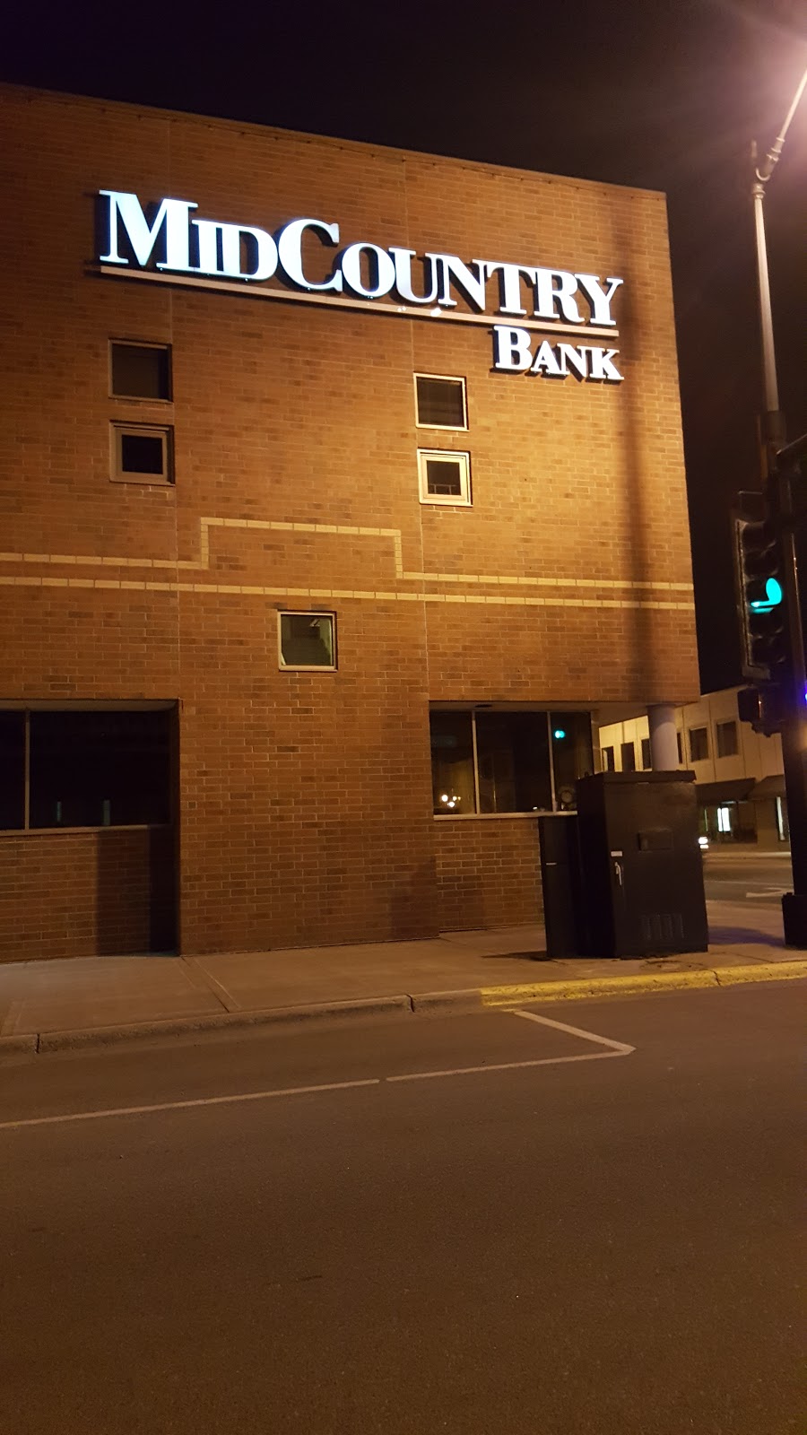 MidCountry Bank | 201 Main St S, Hutchinson, MN 55350, USA | Phone: (320) 234-4500