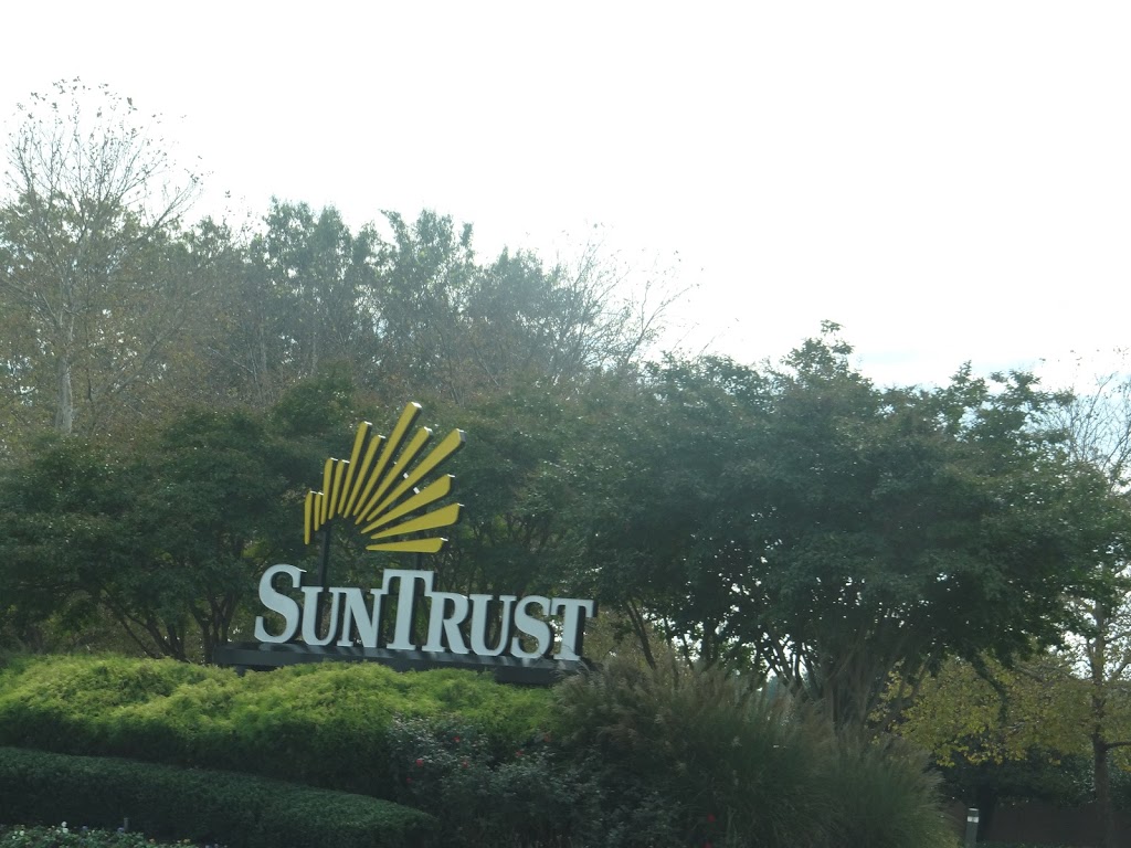 SunTrust | 9072 W Broad St, Richmond, VA 23294, USA | Phone: (804) 253-6971