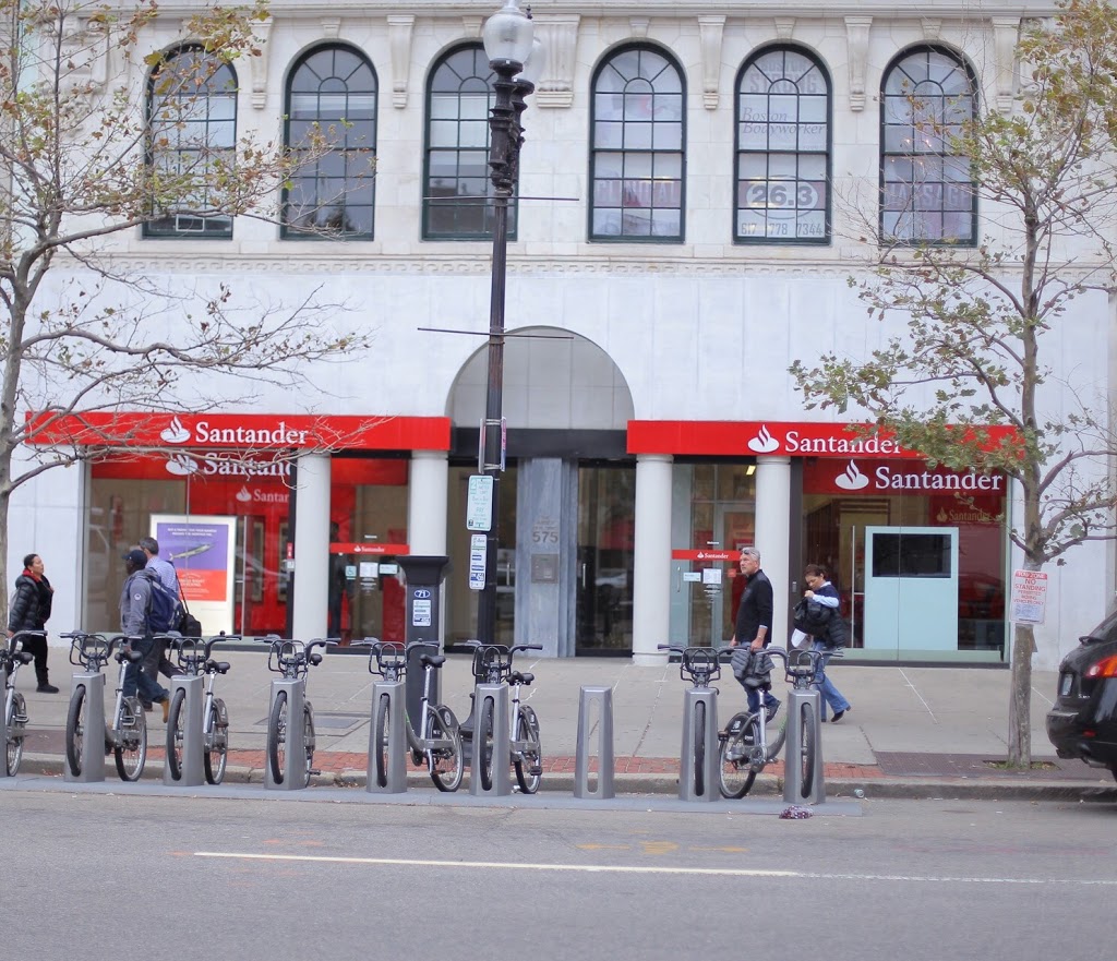 Santander Bank | 575 Boylston St, Boston, MA 02116, USA | Phone: (617) 262-0457