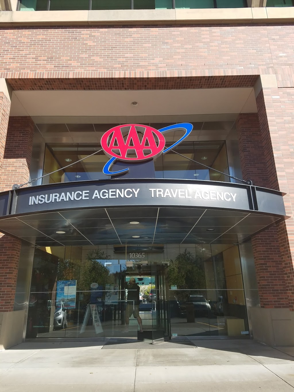 AAA Clackamas Service Center | 10365 SE Sunnyside Rd #100, Clackamas, OR 97015, USA | Phone: (503) 241-6800