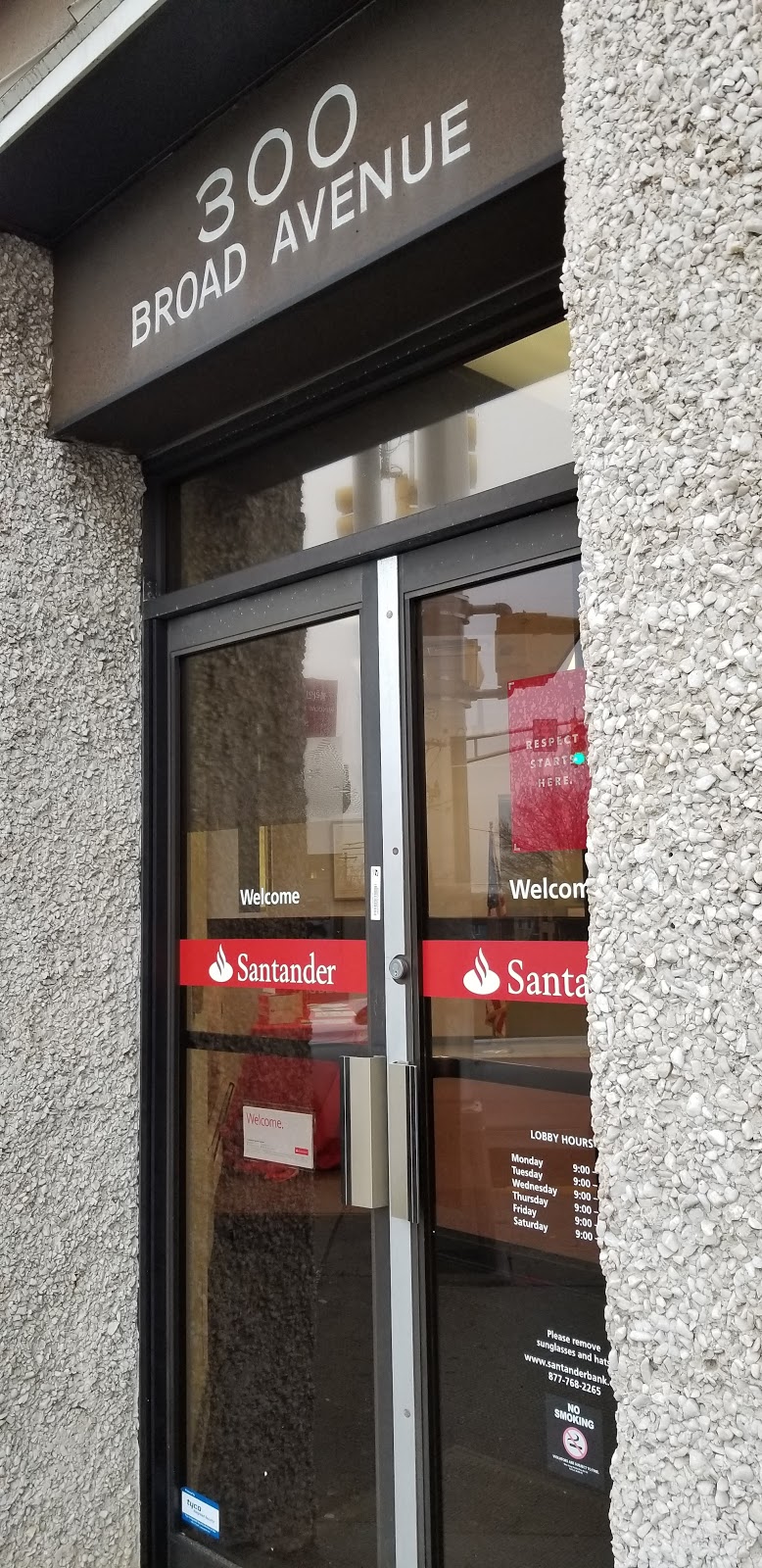 Santander Bank | 300 Broad Ave, Palisades Park, NJ 07650, USA | Phone: (201) 944-3900