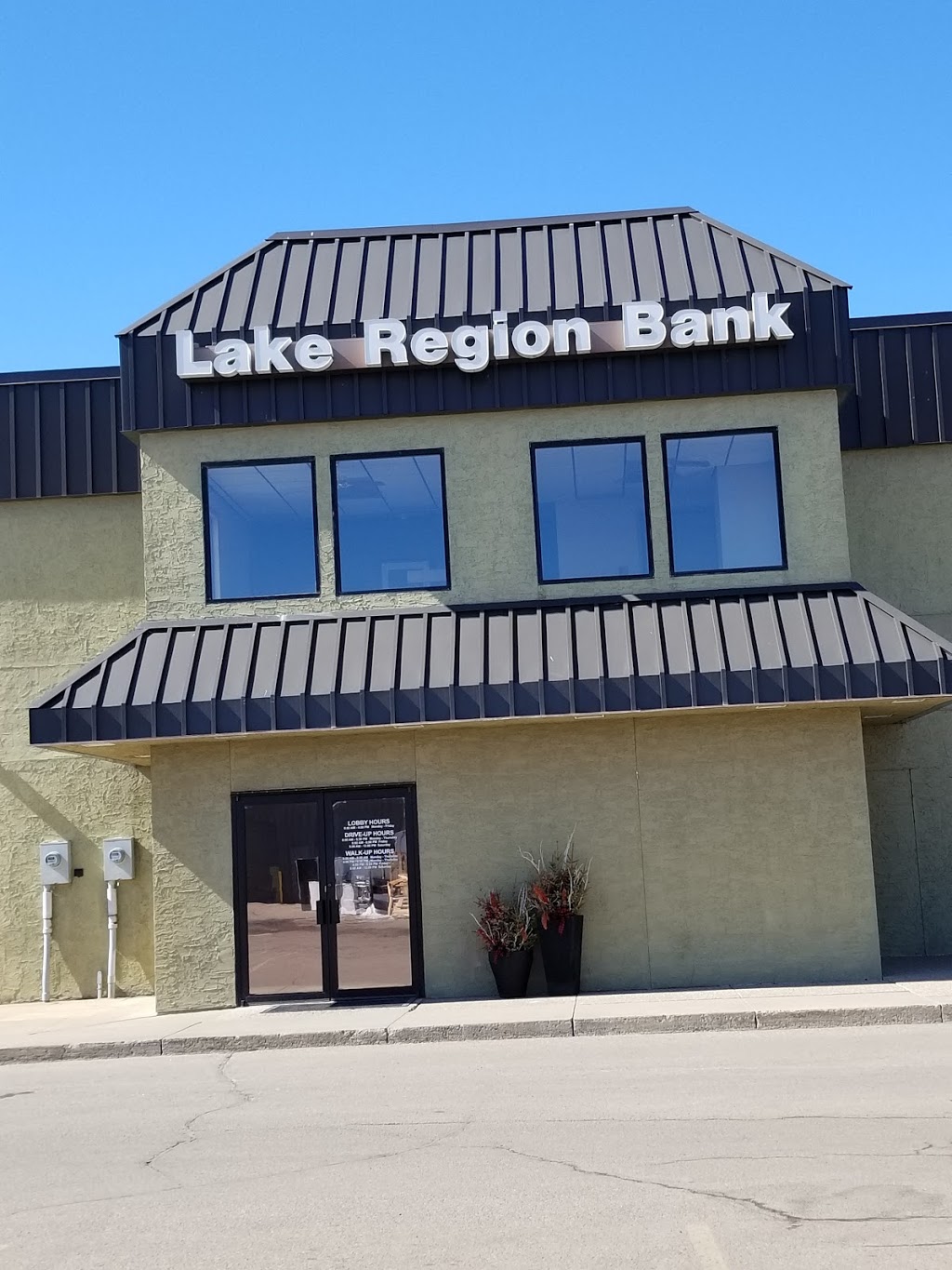 Lake Region Bank | 1690 1st St S, Willmar, MN 56201, USA | Phone: (320) 235-5900