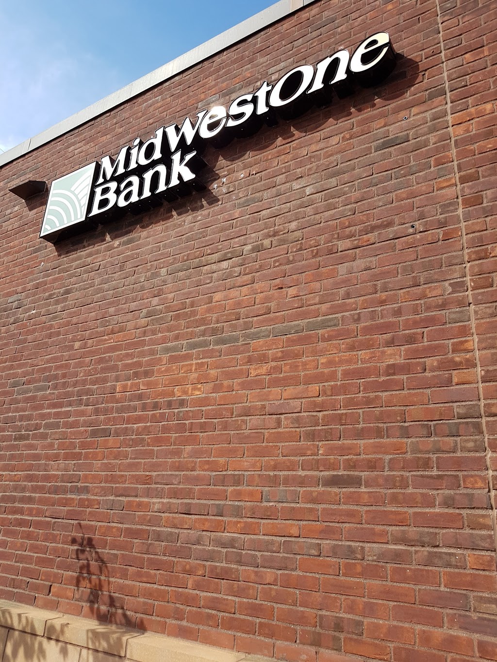 MidWestOne Bank | 2120 Hennepin Ave, Minneapolis, MN 55405, USA | Phone: (612) 767-5600