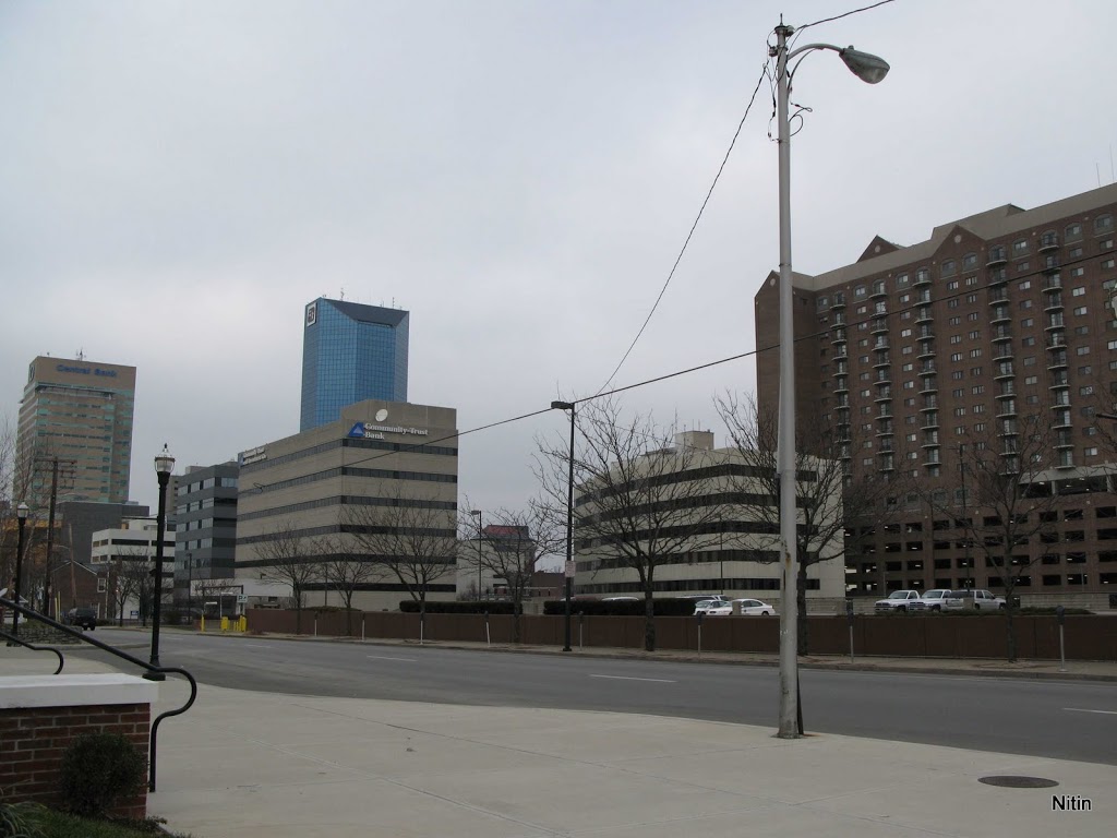 Central Bank & Trust Co | 300 W Vine St, Lexington, KY 40507, USA | Phone: (859) 253-6013