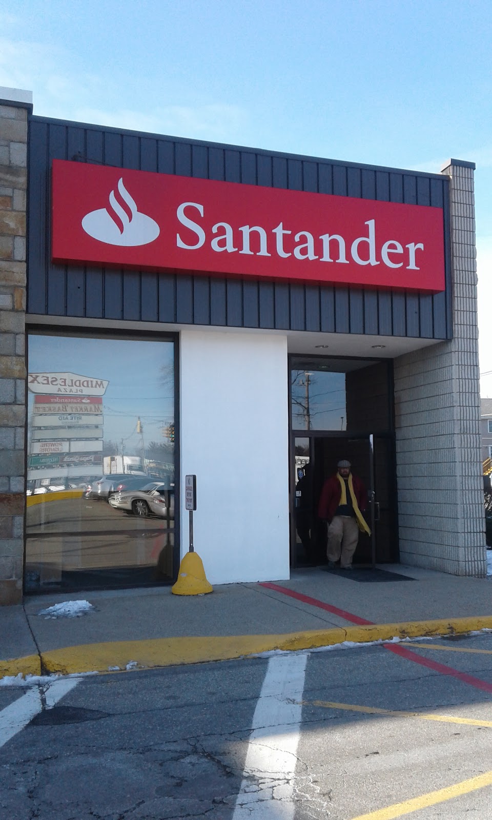 Santander Bank | One Wood St, Lowell, MA 01851, USA | Phone: (978) 446-3550