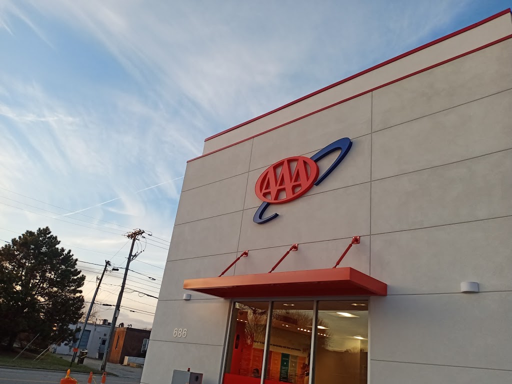 AAA Grandview | 686 Grandview Ave, Columbus, OH 43215, USA | Phone: (614) 488-2197