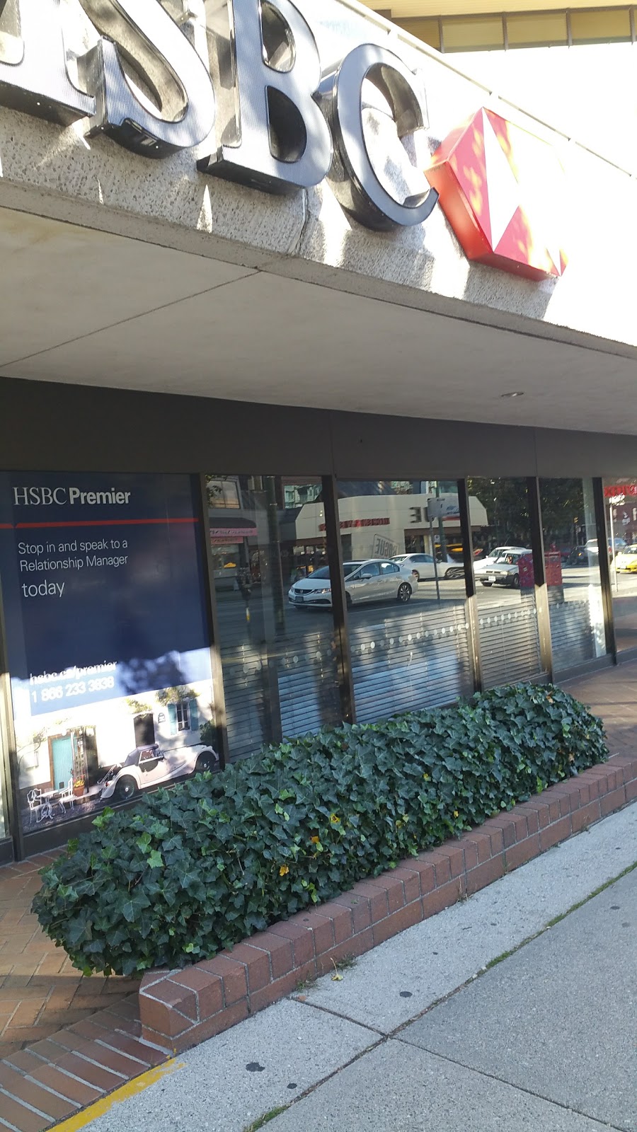 HSBC Bank | Heather Street, 601 W Broadway, Vancouver, BC V5Z 4C2, Canada | Phone: (888) 310-4722