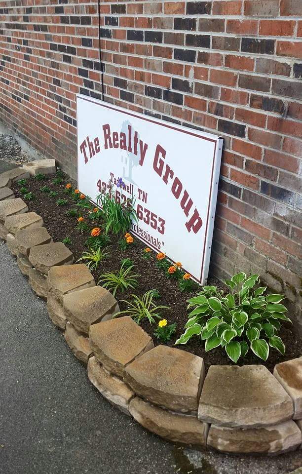 Realty Group | 613 Main St, New Tazewell, TN 37825, USA | Phone: (423) 626-6353