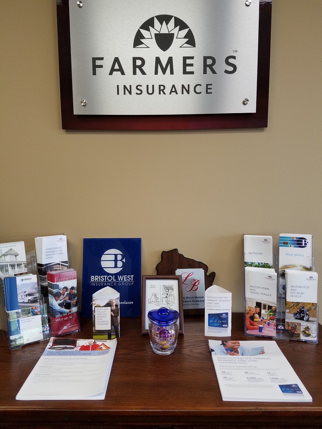 Farmers Insurance - Dustin Barnett | 521 N Broadway St, Menomonie, WI 54751, USA | Phone: (715) 803-6373